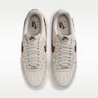 ナイキ エア フォース 1 '07 LV8 メンズシューズ