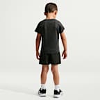 Conjunto de playera Miler y shorts Dri-FIT infantil Nike