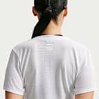 NikeSKIMS Performance Cotton Blend Cropped-Twist-Kurzarm-Oberteil mit V-Ausschnitt (Damen)