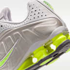 나이키 샥스 R4 주니어 신발