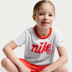 Conjunto de playera y shorts Crossover Dri-FIT para niños talla pequeña Nike