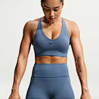 Bra deportivo Nike Universa con almohadilla de media sujeción para mujer