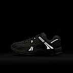 Nike Vomero 5 Older Kids' Shoes with Reflective Design Accents