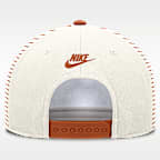 Gorra universitaria Nike Dri-FIT ajustable y con estructura A-Frame para hombre Texas Origin of Speed Rise