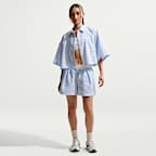 Γυναικείο ριγέ σορτς μεσαίου καβάλου σε ριχτή γραμμή Nike Sportswear Chill Poplin
