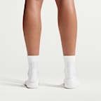 Skarpety do biegania mikro Nike Run o średniej grubości (1 para)