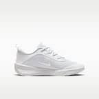 Παπούτσια για κλειστά γήπεδα Nike Omni Multi-Court για μεγάλα παιδιά