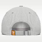Gorra universitaria Nike ajustable para hombre Tennessee Off-Field Club Gameday