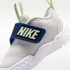 Tenis para bebé e infantil Nike Team Hustle D 12