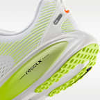 รองเท้าวิ่งโร้ดรันนิ่งเด็กโต Nike Vomero 18