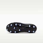 Tacos de fútbol de corte low para terrenos múltiples para niños de preescolar y grandes Nike Jr. Tiempo Legend 10 Academy