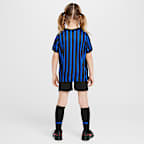 Inter Milan 2025/26 Stadium Home Younger Kids' Nike Football Replica 3-Piece Kit