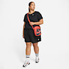 Nike Sportswear Club Essentials Damen-T-Shirt (große Größe)