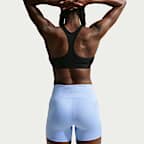 Nike Swift Pantalón corto de running de 10 cm ceñido, con talle alto y bolsillos - Mujer
