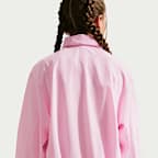 Chamarra de tejido Woven repelente al agua con protección contra los rayos UV para niña Nike MAVN