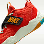 Tenis de básquetbol para niños grandes Nike Team Hustle D 12