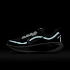 Nike Vomero 18 GORE-TEX Women's Waterproof Road Running Shoes With Reflective Design Accents