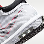 Calzado de básquetbol LeBron Witness 8