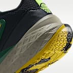 Tenis de básquetbol para niños grandes Nike Team Hustle D 12
