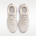 Nike Vomero 18 SE Women's Road-Running Shoes