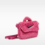 Nike műszőrme crossbody táska nagyobb gyerekeknek (1 l)