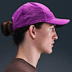 Gorra Swoosh con estructura Nike Dri-FIT ADV Club