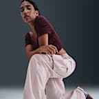 Pants cargo de tejido Woven de tiro medio oversized para mujer Nike Sportswear