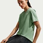 T-shirt Nike Sportswear Club Essentials para mulher