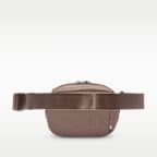 กระเป๋าพาดลำตัว Nike Aura (2 ล.)