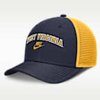 Gorra de rejilla universitaria Nike Dri-FIT ajustable para hombre West Virginia Legacy Arch Rise