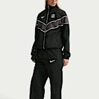 París Saint-Germain Windrunner Pantalón de fútbol de tejido Woven y talle alto Nike - Mujer