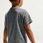 Nike Dri-FIT Miler felsőből és rövidnadrágból álló szett kisgyerekeknek