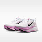 รองเท้าวิ่งโร้ดรันนิ่งผู้หญิง Nike Vomero 18 (หน้ากว้าง)