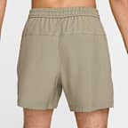 Shorts versátiles Dri-FIT de 13 cm sin forro para hombre Nike Form