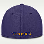 Gorra universitaria Nike Dri-FIT para hombre LSU On-Field Rise Swoosh