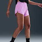 Shorts de correr Dri-FIT ADV de tiro medio de 8 cm con forro de ropa interior para mujer Nike AeroSwift