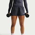 Nike One Dri-FIT 2-in-1 damesshorts met halfhoge taille (8 cm)