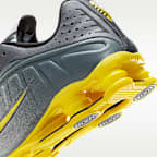 ナイキ ショックス R4 SE メンズシューズ