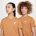 Nike Sportswear Older Kids' T-Shirt