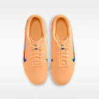 Tacos de fútbol MG low para niños talla grande Nike Jr. Mercurial Vapor 16 Club "Kylian Mbappé"