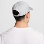 Gorra con visera con estructura Nike Club Cap