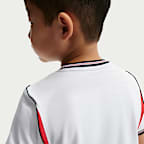 Kit de 3 piezas de fútbol Nike Replica para niños talla pequeña Inglaterra local 2026 Stadium