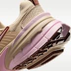 ナイキ V2K ラン ウィメンズシューズ リフレクティブ (再帰反射) アクセント付き