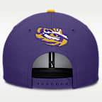 Gorra universitaria Nike Dri-FIT ajustable para hombre LSU On-Field Club