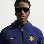 Inter Milan Tech Fleece Windrunner Nike Football hettejakke til herre