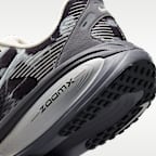 Nike Vomero 18 SE Women's Road Running Shoes