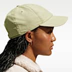 Nike Dri-FIT Club Unstructured Metal Swoosh Cap