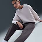 Nike 24.7 ImpossiblySoft Dri-FIT joggingbroek met halfhoge taille voor dames