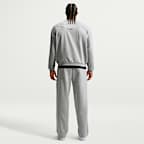 Nike Standard Issue Therma-FIT-Basketball-Oberteil mit Rundhalsausschnitt (Herren)