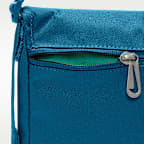 Nike Sportswear Women's Futura 365 Cross-Body Bag (3L)